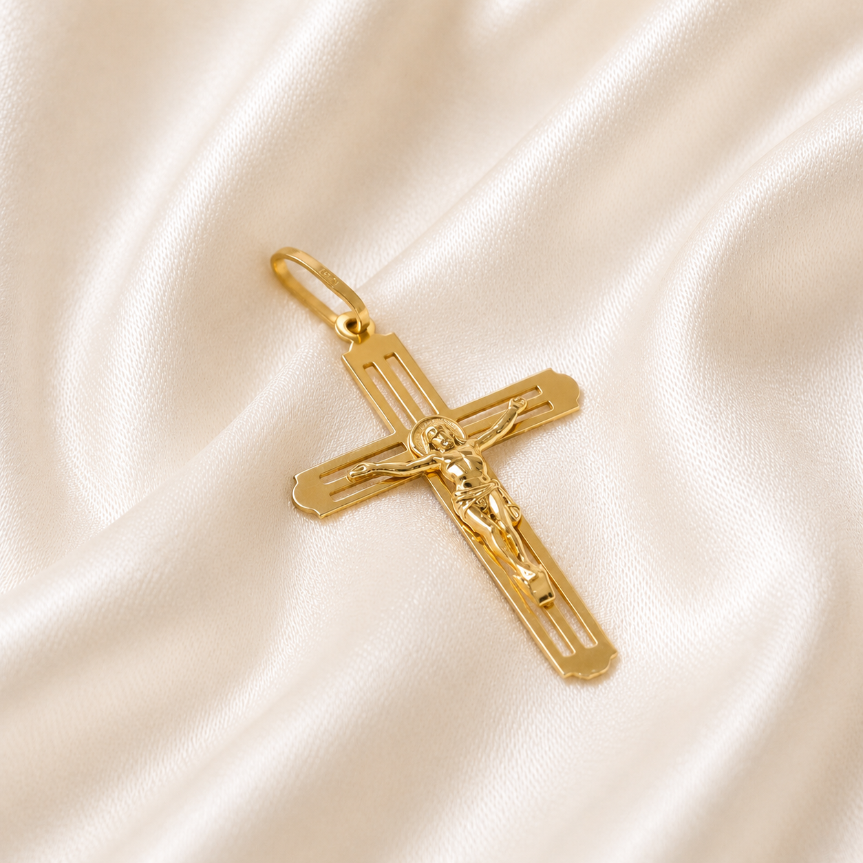 PINGENTE CRUZ COM CRISTO