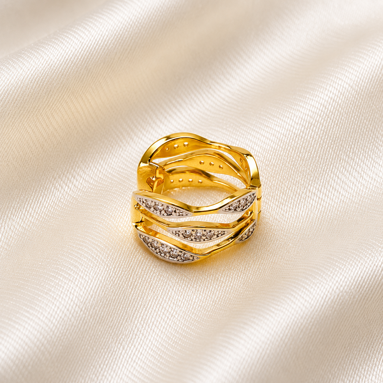 PIERCING DETALHES EM OURO BRANCO COM PEDRAS
